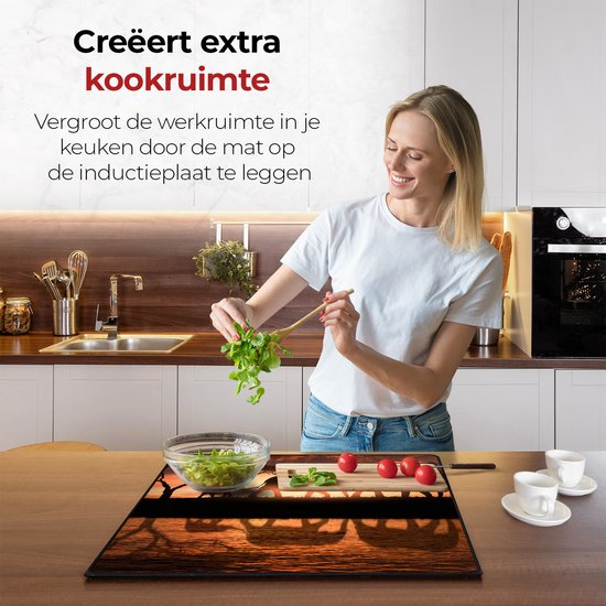 KitchyMist Inductie Beschermer 60x52 cm - Olifanten Familie in de Savanne bij Zonsondergang - Kookplaat Beschermer - Afdekplaat voor Kookplaat - Inductie Mat - Spatscherm Achterwand Keuken