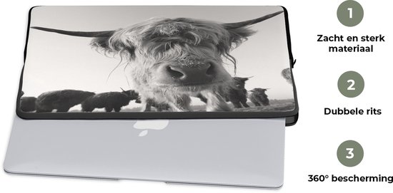 Housse pour ordinateur portable 17 pouces - Highlander écossais - Zwart - Wit - Animaux - Dimensions intérieures 42,5 x 30 cm - Dos noir