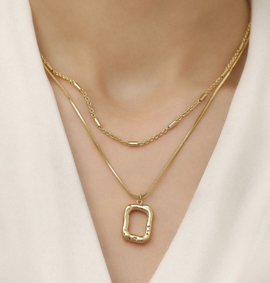 Trendy Gelaagde Ketting Set – 2-laags RVS Gouden Kettingen met Abstracte Hanger – Verstelbare Stainless Steel Sieraden voor Dames