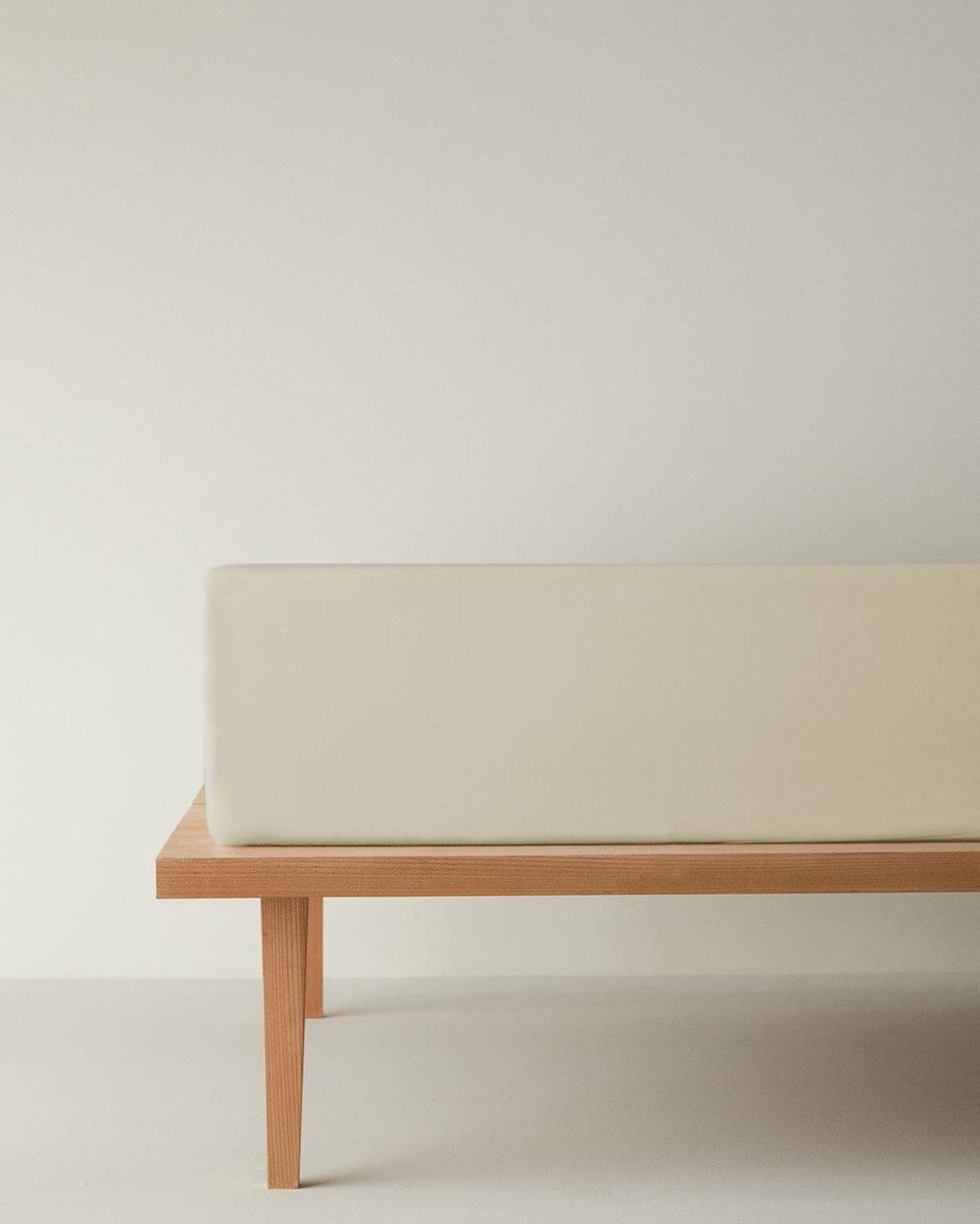 English Home Timeless Hoeslaken - Novella Premium - 100% Katioen - Met elastiek - 120 x 200 cm - Beige / Lichtbruin