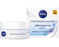 NIVEA Essentials Hydraterende Dagcrème SPF 30 - Normale tot gemengde huid - Skincare - Moisturizer - Met vitamine E - 50 ml