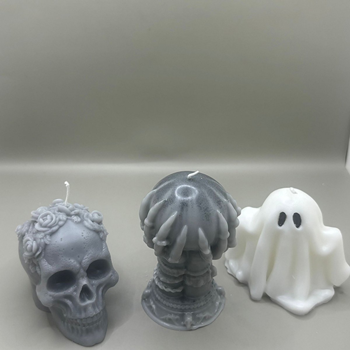 Halloween Geurkaarsen Set van 3 – Handgemaakte Kaarsen in Schedel, Geest en Hand Vorm – Autumn Spice & Vanille Geur – 9 cm – M-Holy
