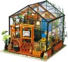 foto van Robotime modelbouwpakket Cathy's Flower House hout/papier/kunststof - 195mm hoog x 175mm breed x 175mm diep - met lampje