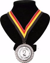 Kampioensmedaille nr. 2 aan geel/zwart/rood lint