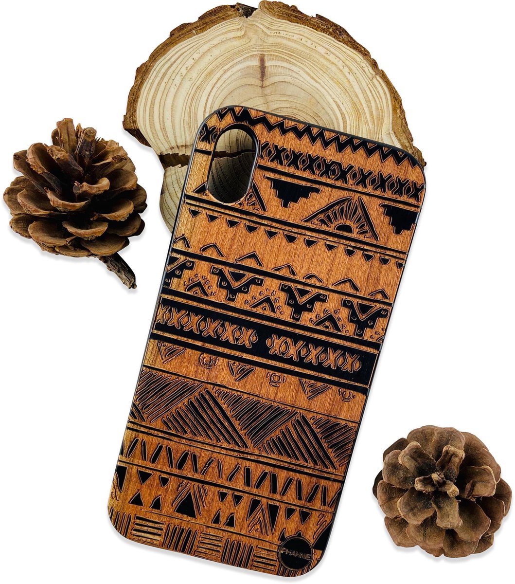 Phannie iPhone XR Hoesje Carved Wood - Met GRATIS Tempered Glass Screenprotector -Back Cover - Telefoonhoesje Hout