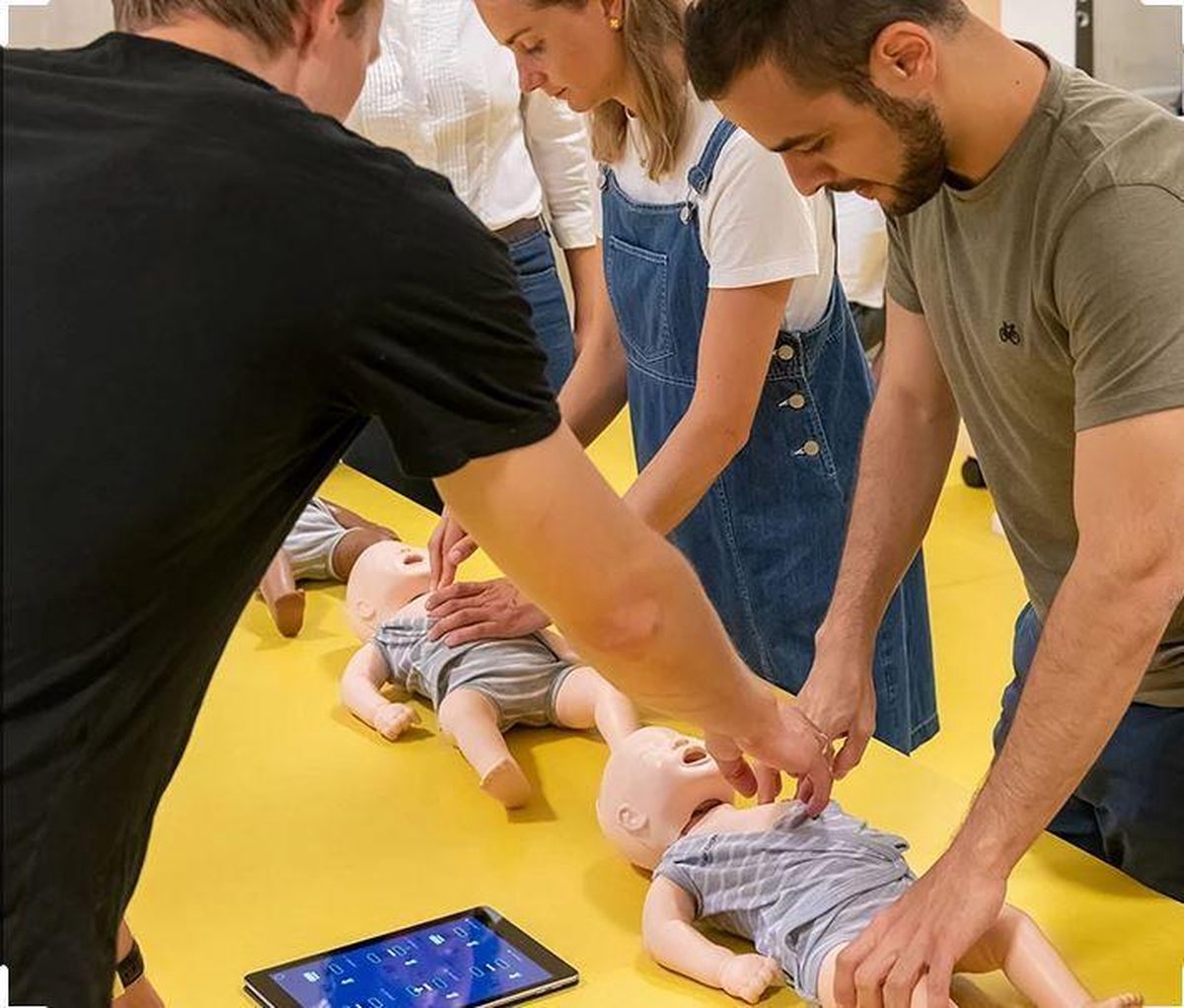 Laerdal - Little baby QCPR - reanimatie- en verslikkingsbaby in 1 - Licht — cadeau in Cadeau-ideeën - foto 4