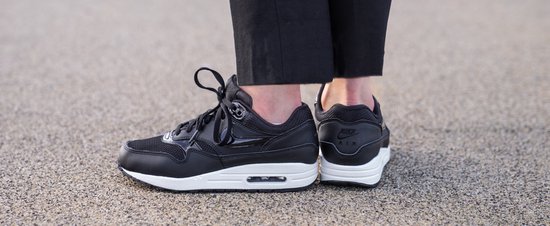 Sneakers Nike Air Max 1 - Maat 37.5 | bol.com