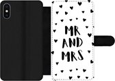 Bookcase Geschikt voor iPhone XS Max telefoonhoesje - Quotes - 'Mr and Mrs' - Hart - Spreuken - Met vakjes - Wallet case met magneetsluiting