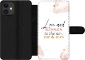 Bookcase Geschikt voor iPhone 11 telefoonhoesje - Feest - 'Love and kisses to the new Mr & Mrs' - Quotes - Spreuken - Met vakjes - Wallet case met magneetsluiting