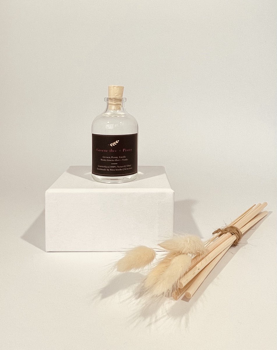 Nina Studio | Geurstokjes Classic - Groene thee + Peony 50ml | Natural ingrediënten | Home fragrance | Handmade