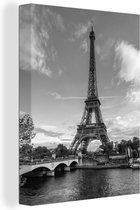 Canvas Schilderij Eiffeltoren vanaf de Seine - zwart-wit - 90x120 cm - Wanddecoratie