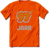 97 Jaar Feest T-Shirt | Goud - Zilver | Grappig Verjaardag Cadeau Shirt | Dames - Heren - Unisex | Tshirt Kleding Kado | - Oranje - S