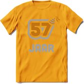 57 Jaar Feest T-Shirt | Goud - Zilver | Grappig Verjaardag Cadeau Shirt | Dames - Heren - Unisex | Tshirt Kleding Kado | - Geel - S