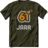 61 Jaar Feest T-Shirt | Goud - Zilver | Grappig Verjaardag Cadeau Shirt | Dames - Heren - Unisex | Tshirt Kleding Kado | - Leger Groen - XL