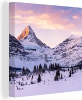 Canvas Schilderij Winterlandschap in het Nationaal park Banff in Noord-Amerika - 90x90 cm - Wanddecoratie