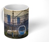 Mok - Koffiemok - Een trein in Warschau - Mokken - 350 ML - Beker - Koffiemokken - Theemok