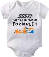 Hospitrix Baby Rompertje met Tekst "SSST! Papa en ik kijken Formule 1" R5 | 0-3 maanden | Korte Mouw | Cadeau voor Zwangerschap | Bekendmaking | Aankondiging | Aanstaande Moeder |