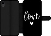 Bookcase Geschikt voor iPhone XR telefoonhoesje - Quotes - Love - Spreuken - Met vakjes - Wallet case met magneetsluiting