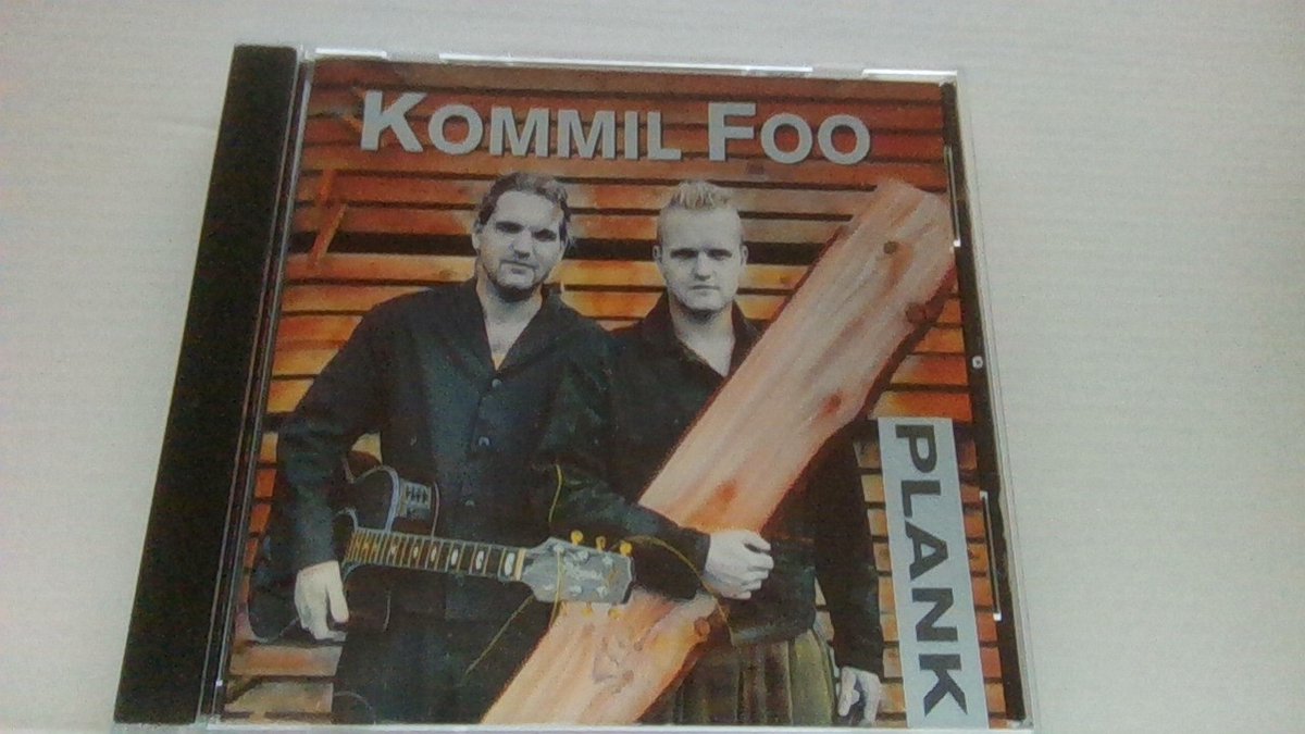 KOMMIL FOO PLANK