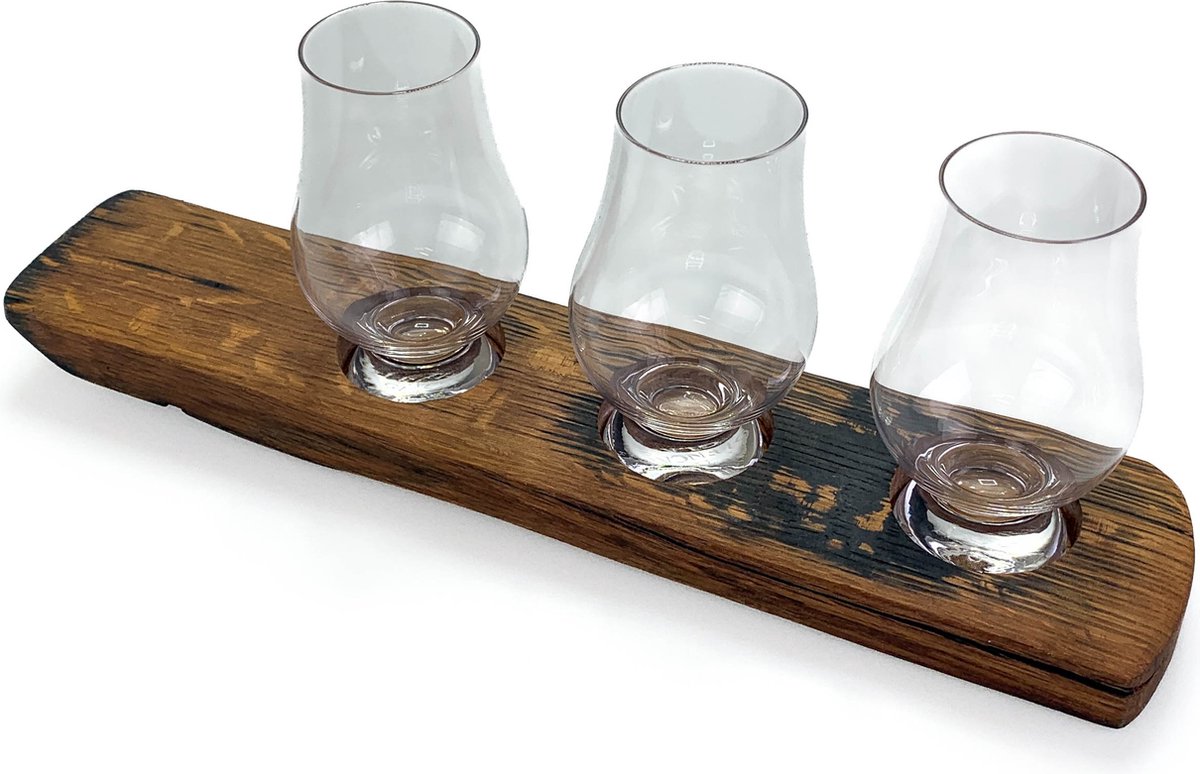 Whiskyglashouder van oude whiskyvaten met 3 Glencairn Whiskyglazen - Darach en Glencairn Crystal Scotland