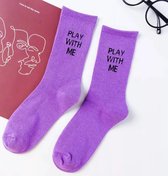 Elastische paarse hoge sokken met grappige / spicy tekst. Play with me. Maat 35 - 43