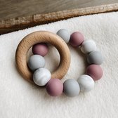 Baby kind bijtring - rammelaar | oud roze | hout | speelgoed | kraamcadeau