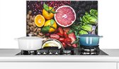 Spatscherm keuken 70x50 cm - Kookplaat achterwand Groente - Fruit - Kleuren - Muurbeschermer - Spatwand fornuis - Hoogwaardig aluminium