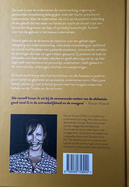 Portret van Marian Nissink met een glimlach en opgestoken haar, met tekst over haar boek 'De alchemie van het ondernemen'.