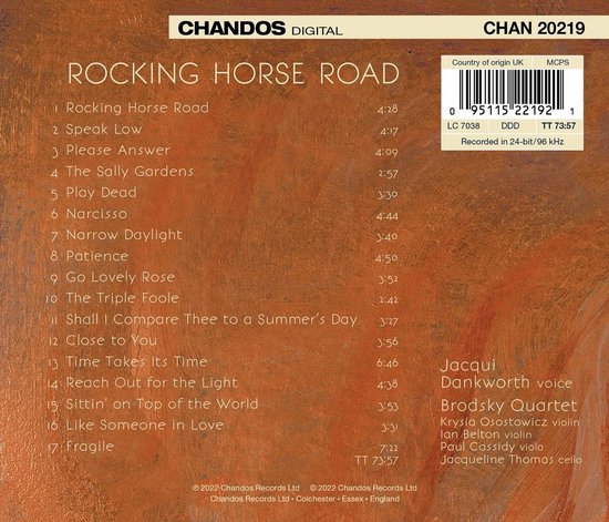 Achterkant van de CD hoes met tracklist, artiesten en barcode.