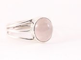 Opengewerkte zilveren ring met rozenkwarts - maat 17.5