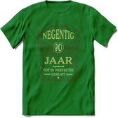 90 Jaar Legendarisch Gerijpt T-Shirt | Bordeauxrood - Ivoor | Grappig Verjaardag Cadeau | Dames - Heren | - Donker Groen - 3XL