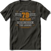 79 Jaar Legend T-Shirt | Goud - Zilver | Grappig Verjaardag Cadeau | Dames - Heren | - Donker Grijs - XL