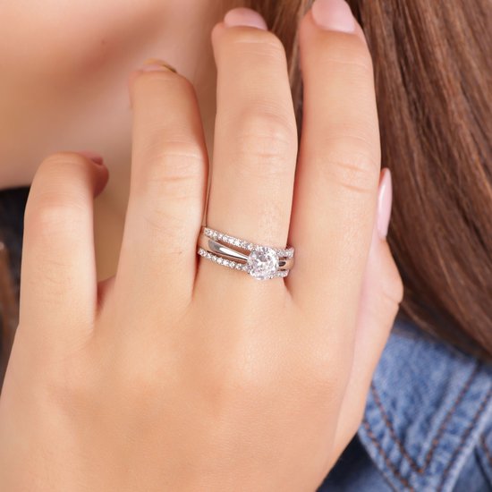 Bague en argent avec zircone