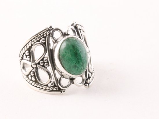 Opengewerkte zilveren ring met jade - maat 19
