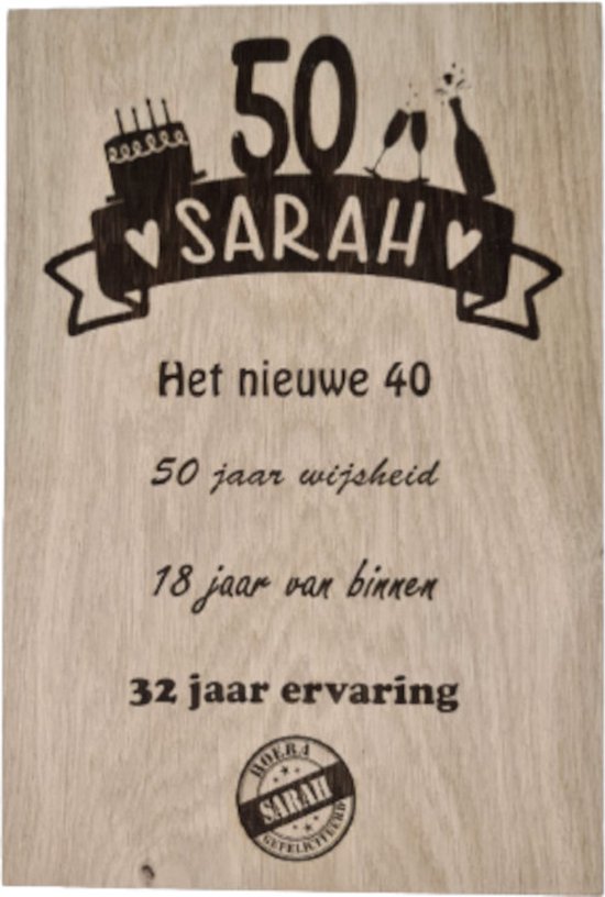 Sarah 50 jaar wandbord (beuken/eikenhout) kan gepersonaliseerd worden.