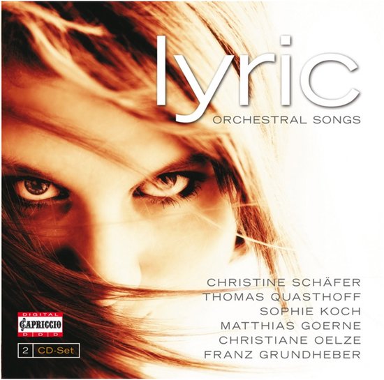 Close-up van een vrouwelijk gezicht met dramatische oogmake-up. Twee CD-set 'Lyric Orchestral Songs'.