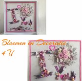 Een exclusieve prachtig  bloemdecoratie “I Love You”van droogbloemen en met drie geconserveerde ( longlife) rozen in 3D fotolijst/ 35 x 35 cm / eyecatcher/ speciaal voor valentijns