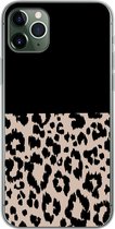 Geschikt voor iPhone 11 Pro Max hoesje - Panterprint - Dieren - Zwart - Siliconen Telefoonhoesje