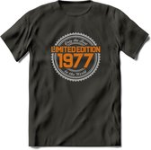 1977 Limited Edition Ring T-Shirt | Zilver - Goud | Grappig Verjaardag en Feest Cadeau Shirt | Dames - Heren - Unisex | Tshirt Kleding Kado | - Donker Grijs - 3XL