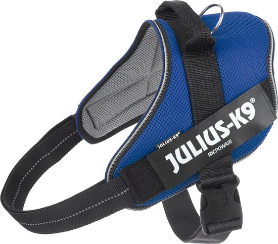Achterkant van het blauwe IDC®Powair-tuig met Julius-K9 logo en reflecterende details.