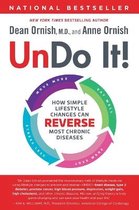 Boekomslag van "UnDo It!" met een cirkelvormige pijlanimatie van vier kleuren: paars, groen, roze en blauw. De titel "UnDo It!" staat centraal.