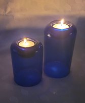 LIBOZA - Wonen - Decoratie – Twee Waxinelichthouders - Blauw - Met 4 grote waxinelichtjes – 15 en 12 cm Hoog - Mooi licht in de vensterbank - Cadeau - Verjaardag - Kerstmis - Interieur - Kaar