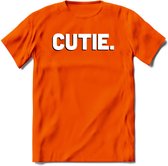 Cutie - Valentijn T-Shirt | Grappig Valentijnsdag Cadeautje voor Hem en Haar | Dames - Heren - Unisex | Kleding Cadeau | - Oranje - S