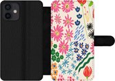 Bookcase Geschikt voor iPhone 12 Mini telefoonhoesje - Bloem - Bladeren - Veldbloemen - Met vakjes - Wallet case met magneetsluiting