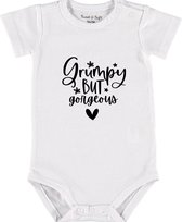 Baby Rompertje met tekst 'Grumpy but gorgeous' |Korte mouw l | wit zwart | maat 50/56 | cadeau | Kraamcadeau | Kraamkado