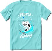 Cool People Do Fishing - Vissen T-Shirt | Blauw | Grappig Verjaardag Vis Hobby Cadeau Shirt | Dames - Heren - Unisex | Tshirt Hengelsport Kleding Kado - Licht Blauw - XXL
