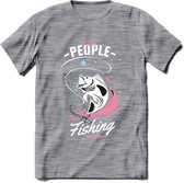 Cool People Do Fishing - Vissen T-Shirt | Roze | Grappig Verjaardag Vis Hobby Cadeau Shirt | Dames - Heren - Unisex | Tshirt Hengelsport Kleding Kado - Donker Grijs - Gemaleerd - L