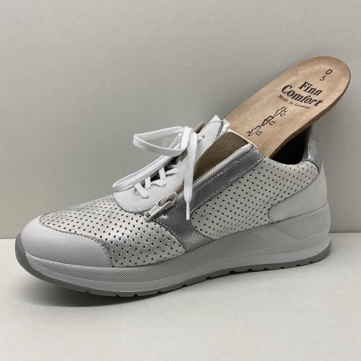 【美品】Finn Comfort ホワイト/シルバー スニーカー 25cm 1200x1200.jpg