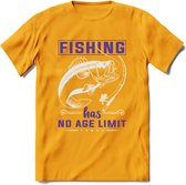 Fishing Has No Age Limit - Vissen T-Shirt | Paars | Grappig Verjaardag Vis Hobby Cadeau Shirt | Dames - Heren - Unisex | Tshirt Hengelsport Kleding Kado - Geel - 3XL