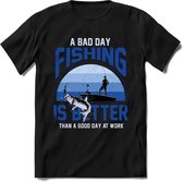A Bad Day Fishing - Vissen T-Shirt | Blauw | Grappig Verjaardag Vis Hobby Cadeau Shirt | Dames - Heren - Unisex | Tshirt Hengelsport Kleding Kado - Zwart - 3XL